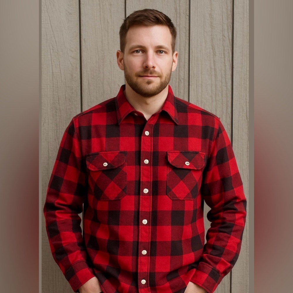 Field & Stream Red and Black Plaid Flannel Button Down Shirt